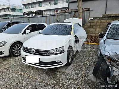 Photo 1 of 21: 2015 Volkswagen Jetta 2.0 TDI BMT Premium, VIN WVWZZZ16ZFM006312 — Korean insurance auction