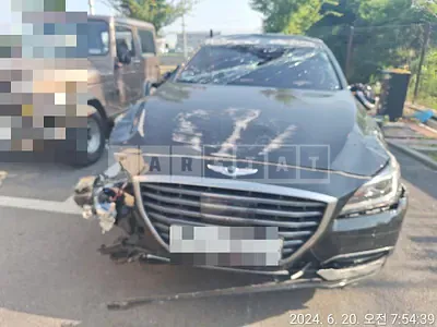 Photo 1 of 61: 2016 Genesis G80 3.3, VIN KMHGL41DBHU179429 — Korean insurance auction