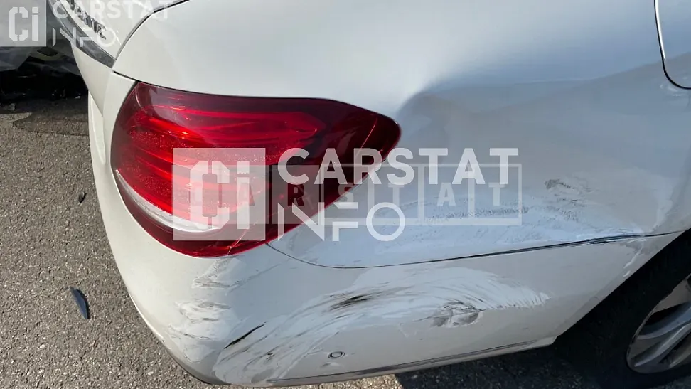 Photo 2 of 25: 2017 Mercedes-Benz E300 4Matic — Korean insurance auction