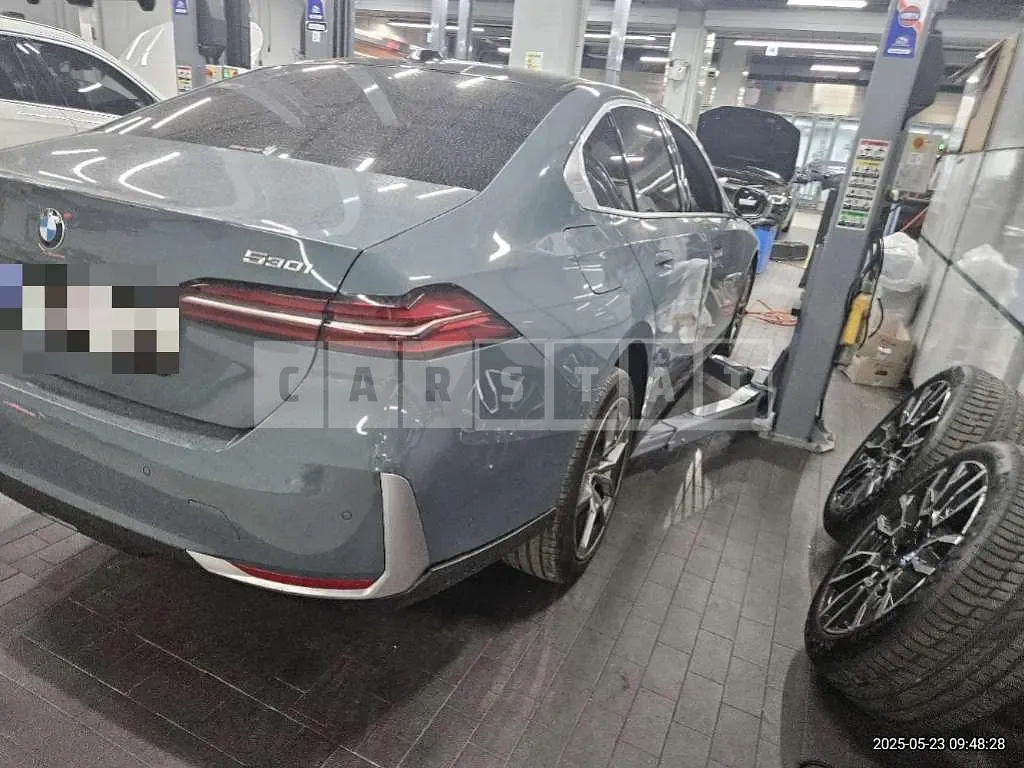 Photo 2 of 28: 2024 BMW 530i xDrive — Korean insurance auction