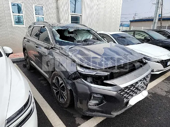 Photo 2 of 19: 2020 Hyundai Santa Fe, VIN KMHS381BDLU264845 — Korean insurance auction