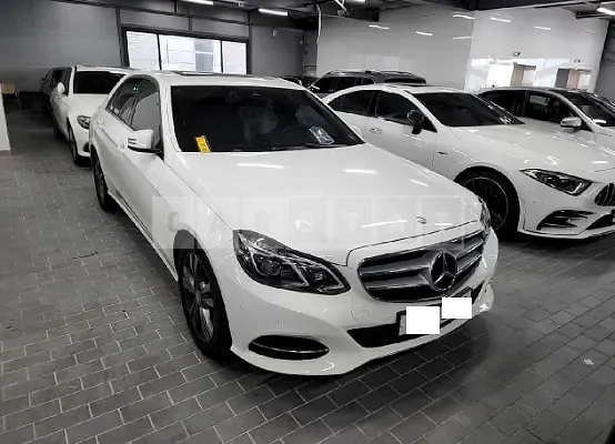 Photo 2 of 40: 2016 Mercedes-Benz E 200, VIN WDDHF3EB7GB275608 — Korean insurance auction