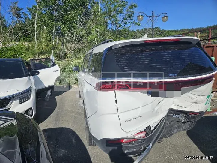 Photo 2 of 10: 2022 Kia Carnivals — Korean insurance auction