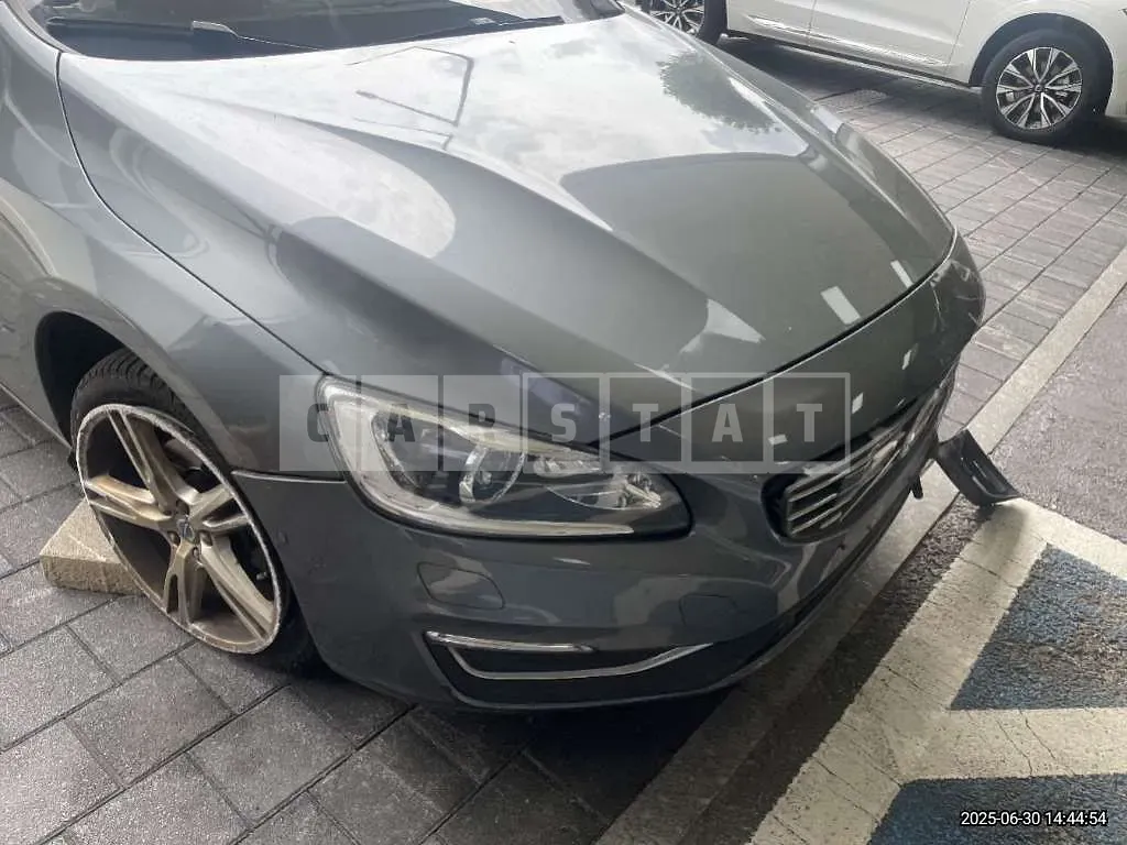 Photo 2 of 11: 2017 Volvo S60D4 — Korean insurance auction