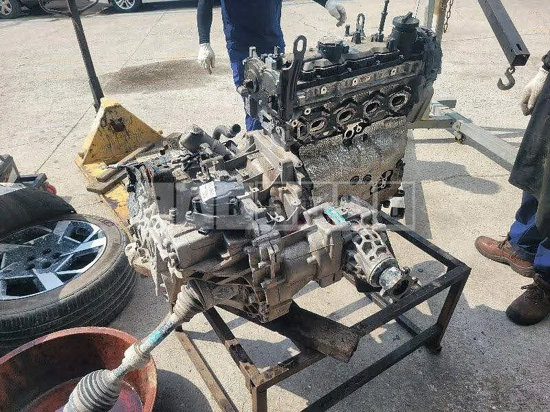 Photo 2 of 5: 2020 Hyundai Engine /Santa Fe Engine, VIN KMHS381HHMU322858 — Korean insurance auction