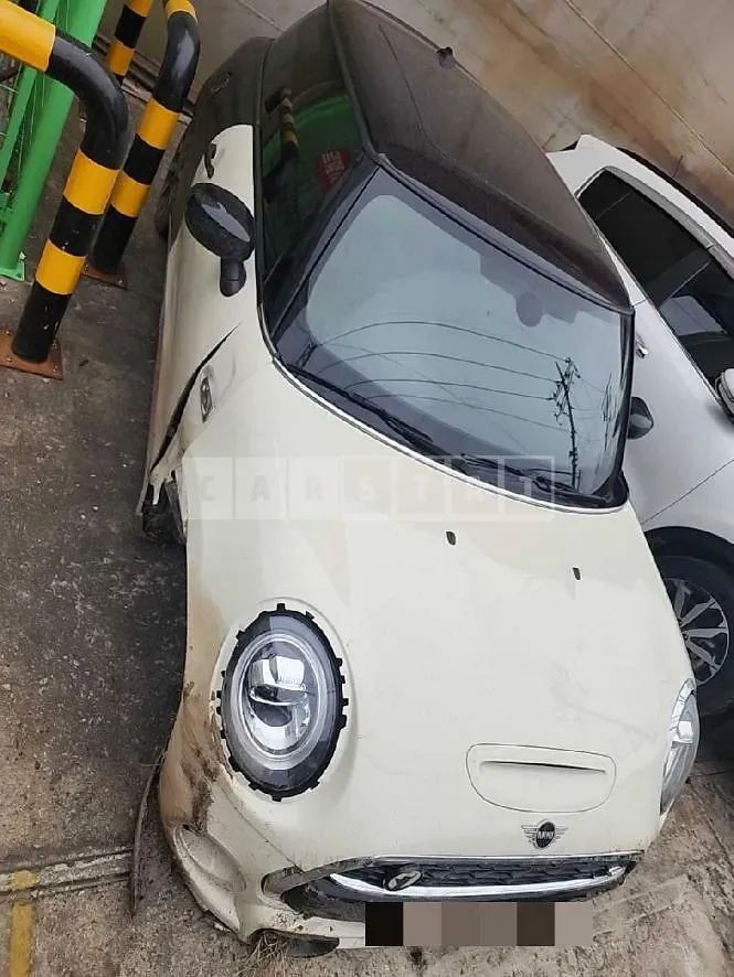 Photo 2 of 15: 2020 MINI Cooper S 16 17 18, VIN WMWXY7107L2M04661 — Korean insurance auction