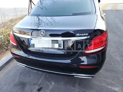 Photo 1 of 17: 2019 Mercedes-Benz E300 4Matic, VIN WDDZF4KB8KA638155 — Korean insurance auction