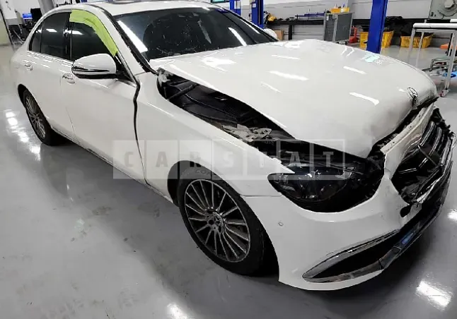Photo 2 of 18: 2021 Mercedes-Benz E250 — Korean insurance auction