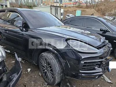 Photo 1 of 5: 2021 Porsche Cayenne — Korean insurance auction