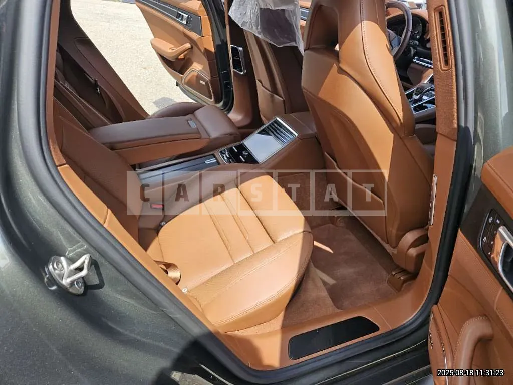 Photo 2 of 46: 2022 Porsche Panamera 4 — Korean insurance auction