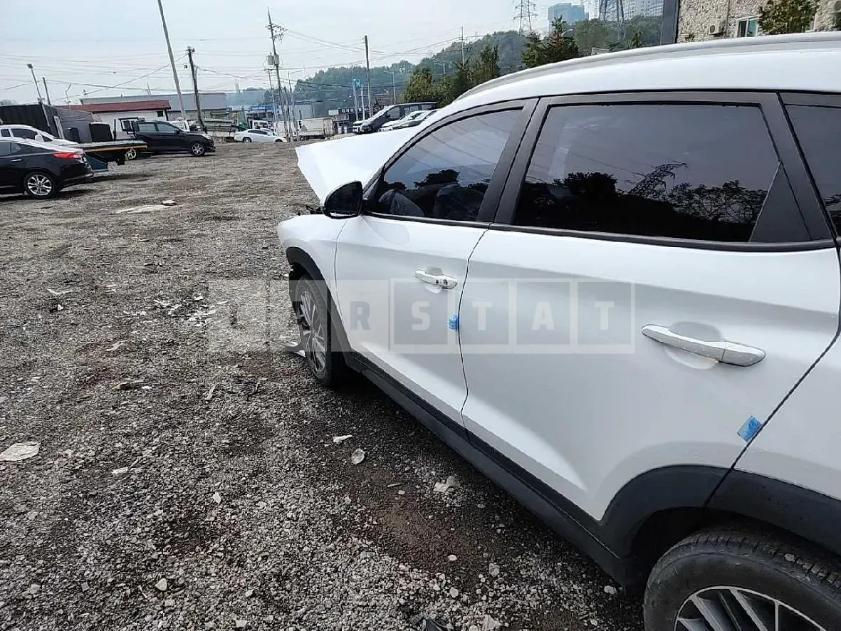 Photo 2 of 18: 2018 Hyundai Tucson TL 2.0, VIN KMHJ581ABKU833242 — Korean insurance auction