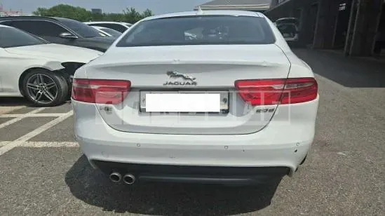 Photo 2 of 5: 2016 Jaguar XE 2.0d — Korean insurance auction