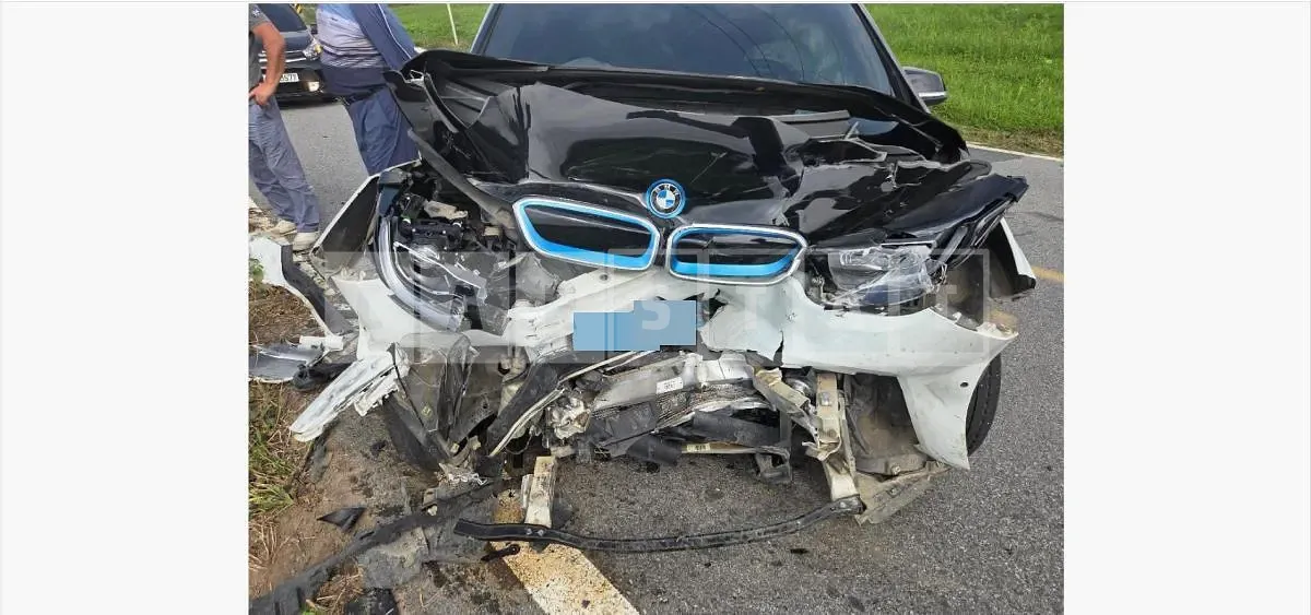 Photo 2 of 7: 2020 BMW i3 120AH Sol Plus — Korean insurance auction