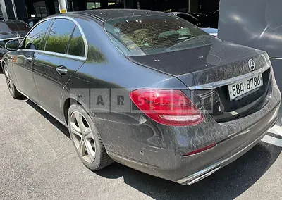 Photo 1 of 22: 2017 Mercedes-Benz E 200, VIN WDDZF4CB8HA267084 — Korean insurance auction