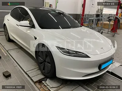 2025 Tesla Model 3 RWD