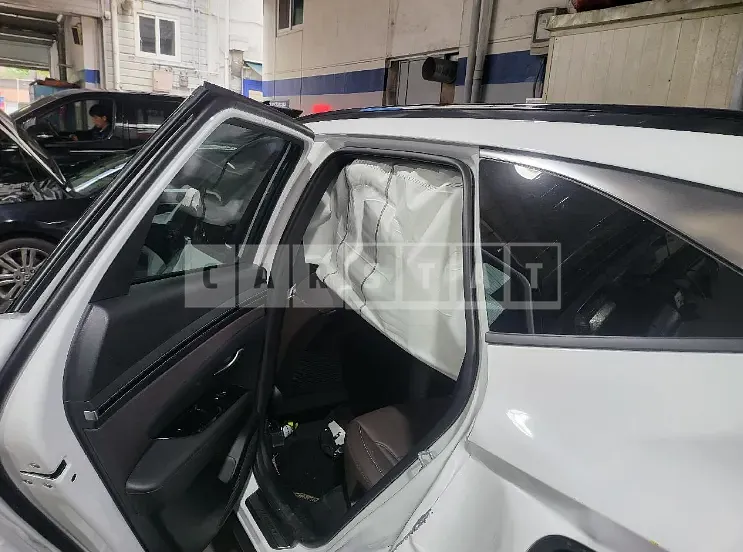 Photo 2 of 10: 2023 Hyundai Tucson, VIN KMHJE81BGPU246405 — Korean insurance auction