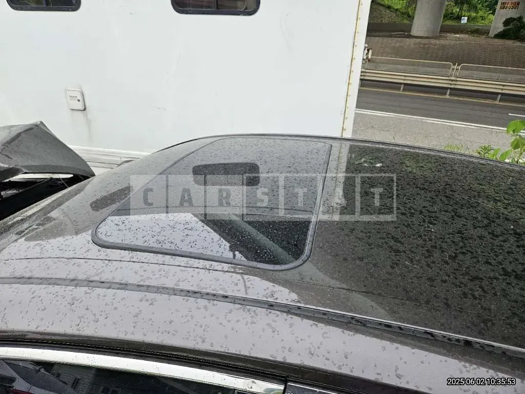 Photo 2 of 24: 2021 Toyota Camry Hybrid — Korean insurance auction