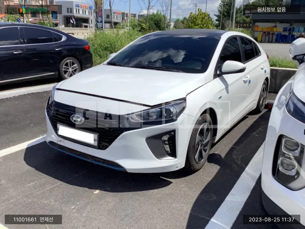 Photo 2 of 25: 2016 Hyundai IONIQ Hybrid, VIN KMHC751CGHU006456 — Korean insurance auction