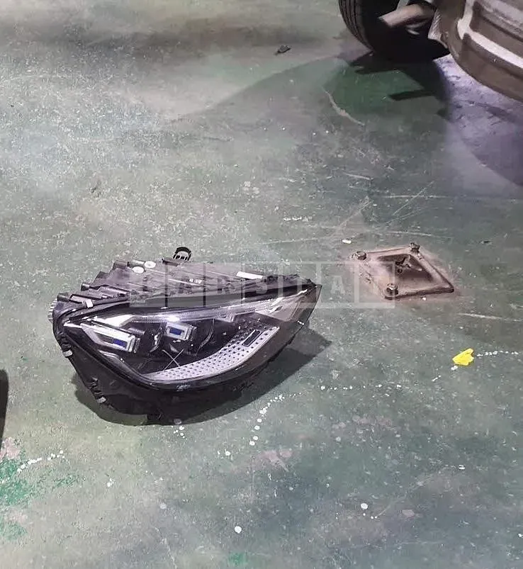 Photo 3 of 3: 2024 Mercedes-Benz Light S350d 4Matic Headlamp, VIN W1K6F2BB5SA311588 — Korean insurance auction
