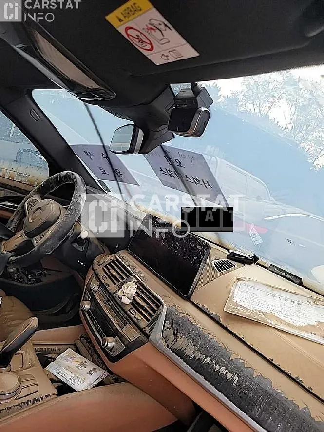 Photo 2 of 7: 2020 BMW Calm 520i — Korean insurance auction
