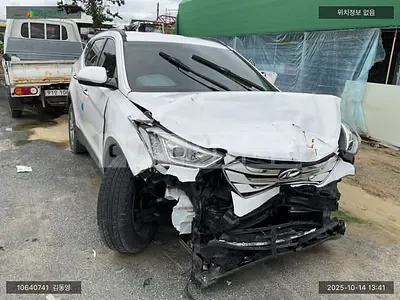 Photo 1 of 9: 2015 Hyundai Santa Fe, VIN KMHSW81UBFU451833 — Korean insurance auction