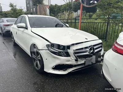 Photo 1 of 16: 2019 Mercedes-Benz E300 — Korean insurance auction
