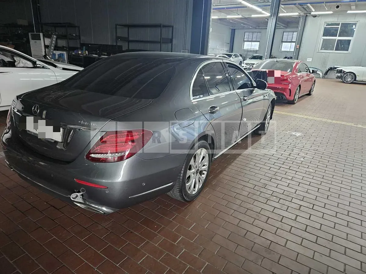 Photo 2 of 48: 2017 Mercedes-Benz E300 4Matic — Korean insurance auction