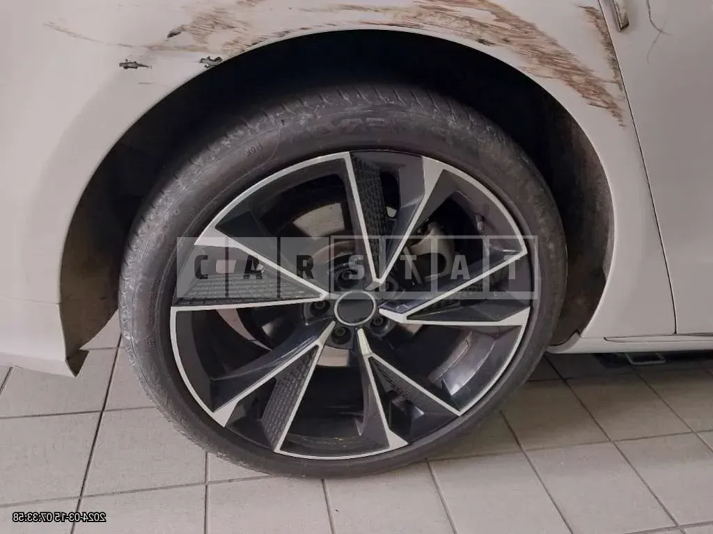 Photo 2 of 9: 2015 Audi A8 50 TDI quattro, VIN WAUZZZ4H7FN001351 — Korean insurance auction