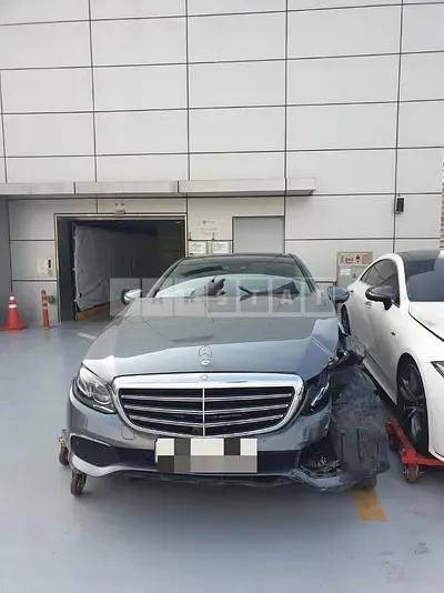 Photo 1 of 19: 2016 Mercedes-Benz E300, VIN WDDZF4JB3HA141735 — Korean insurance auction