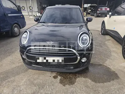 Photo 1 of 9: 2019 MINI Cooper — Korean insurance auction