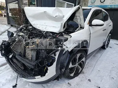 Photo 1 of 18: 2018 Hyundai Tucson, VIN KMHJ581ABJU522900 — Korean insurance auction