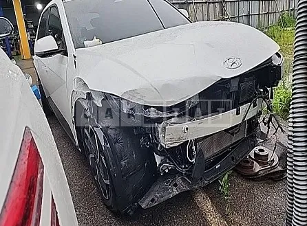 Photo 2 of 54: 2021 Hyundai IONIQ 5, VIN KMHKN81AFNU029309 — Korean insurance auction