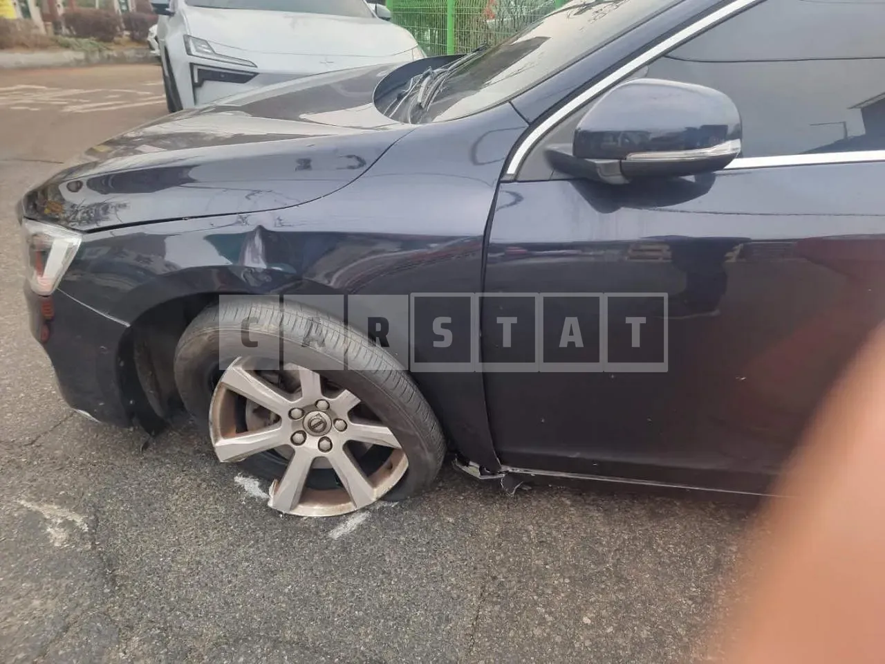 Photo 2 of 9: 2015 Volvo V60 D3, VIN YV1FW79B0G1298469 — Korean insurance auction
