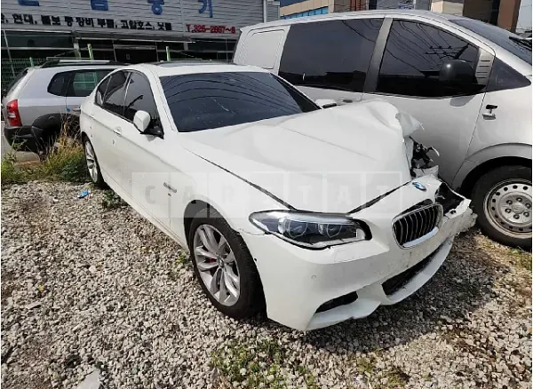 Photo 2 of 8: 2016 BMW 520d — Korean insurance auction