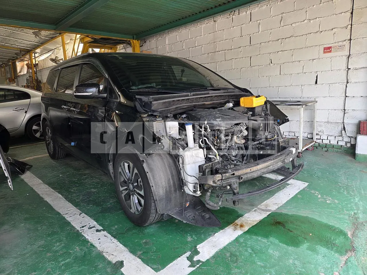 Photo 2 of 48: 2019 Kia Carnival, VIN KNAMB81ABLS626001 — Korean insurance auction