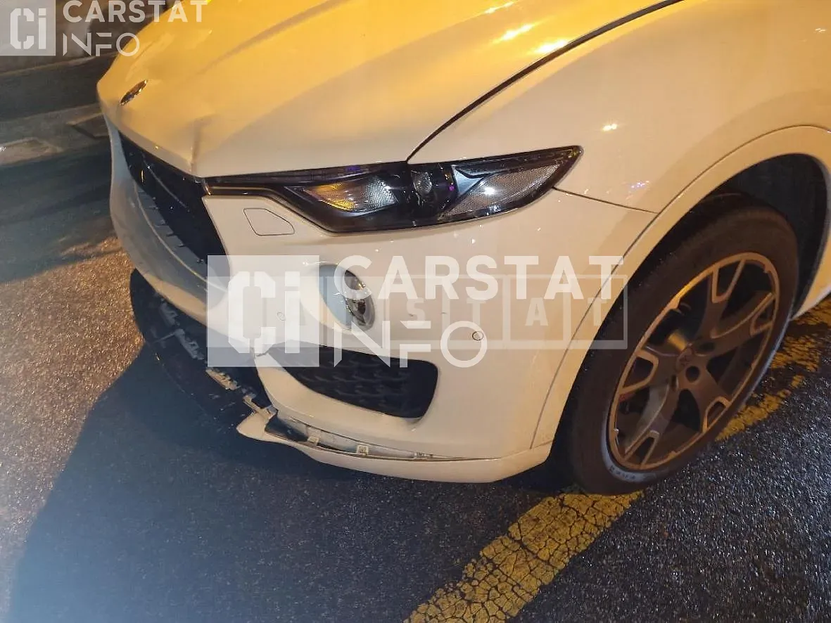 Photo 2 of 15: 2018 Maserati Levante Diesel, VIN ZN661TUG8JX289362 — Korean insurance auction