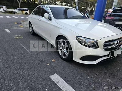 Photo 1 of 48: 2016 Mercedes-Benz E220 d — Korean insurance auction