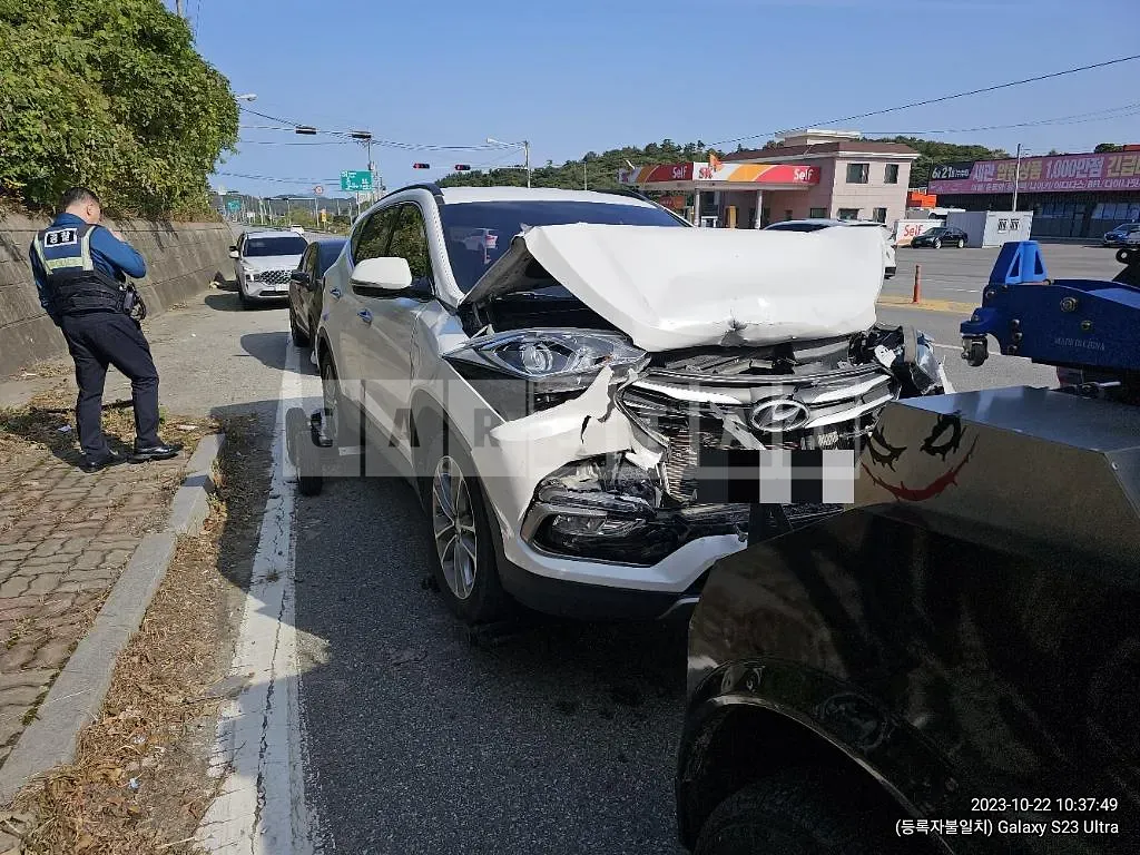 Photo 2 of 19: 2016 Hyundai Santa Fe DM 2.0, VIN KMHSW81UBHU727535 — Korean insurance auction