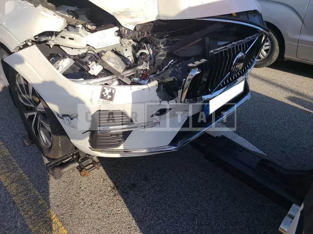 Photo 2 of 5: 2022 Volvo XC60 B5, VIN YV1UZL128P1240047 — Korean insurance auction