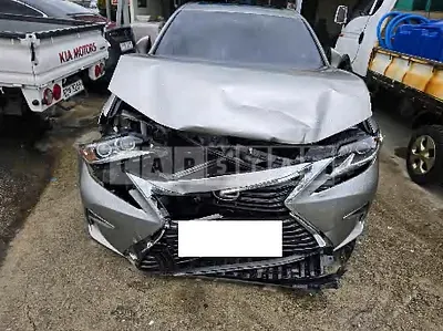 Photo 1 of 5: 2018 Lexus ES300h — Korean insurance auction