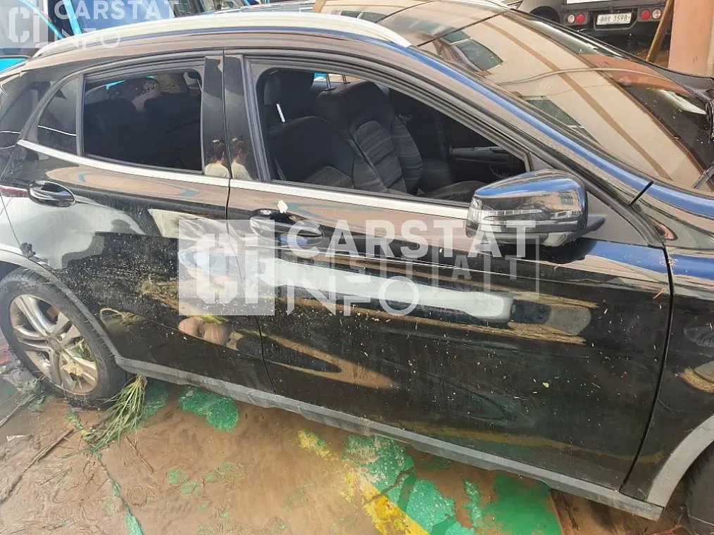 Photo 2 of 5: 2015 Mercedes-Benz GLA200 CDI 4Matic, VIN WDCTG0CB3FJ118160 — Korean insurance auction