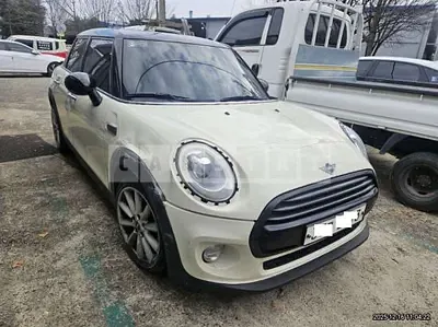 Photo 1 of 16: 2016 MINI Cooper D Five-Door, VIN WMWXT3109G2E26466 — Korean insurance auction