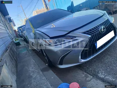 Photo 1 of 48: 2023 Lexus ES300h, VIN JTHBA1C16R2020172 — Korean insurance auction
