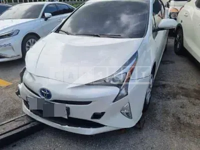 Photo 1 of 12: 2017 Toyota Prius — Korean insurance auction