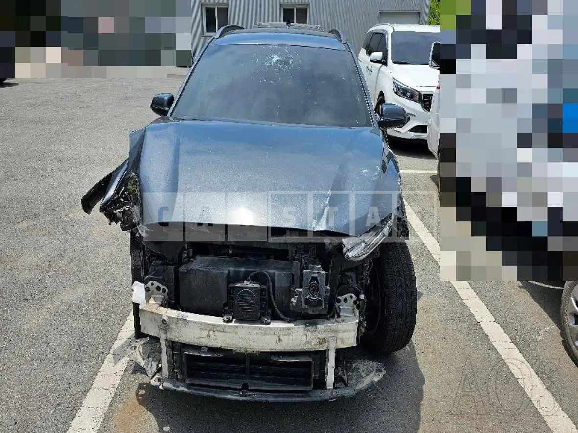 Photo 2 of 26: 2019 Hyundai Kona Electric, VIN KMHK281GFKU033139 — Korean insurance auction