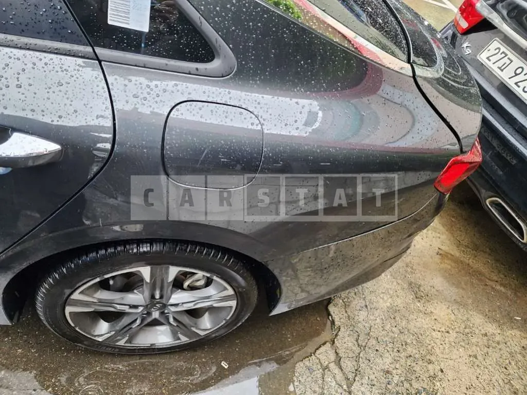 Photo 2 of 7: 2020 Kia K5, VIN KNAG341ABLA002018 — Korean insurance auction