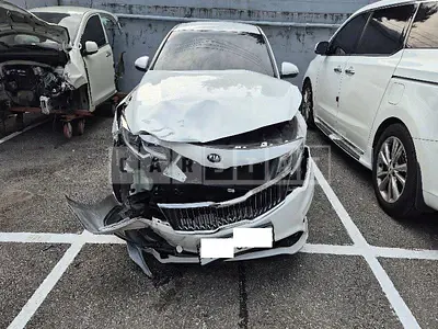 Photo 1 of 25: 2020 Kia K5 — Korean insurance auction