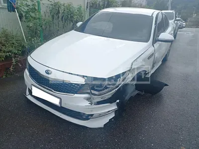Photo 1 of 18: 2017 Kia K5, VIN KNAGX411BHA143683 — Korean insurance auction