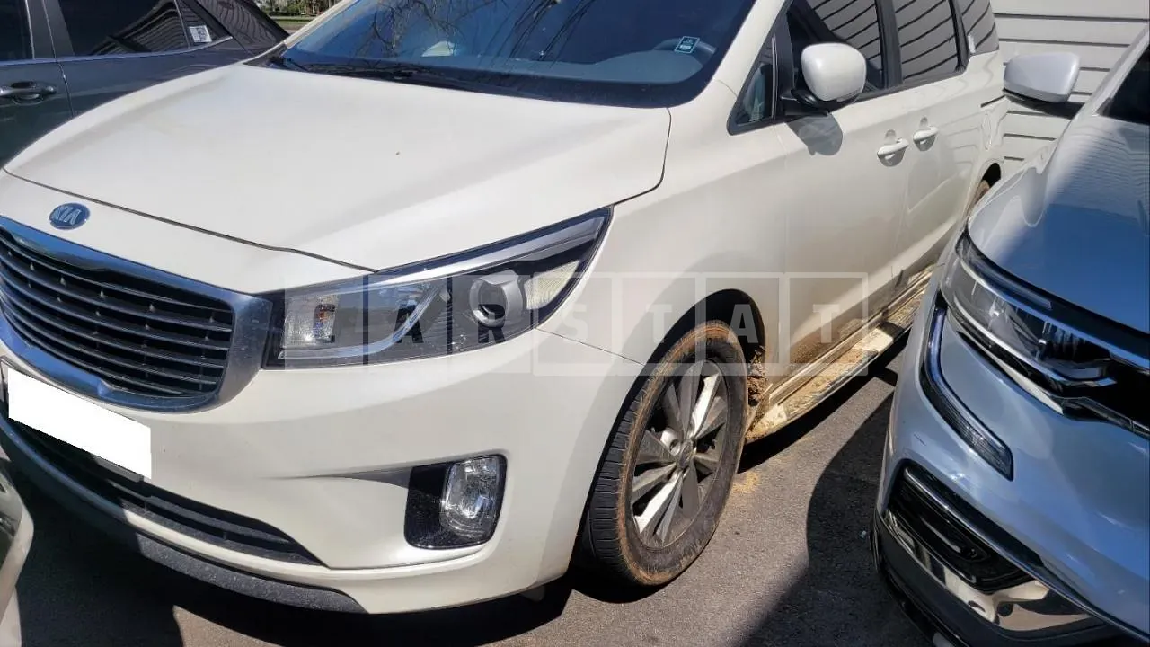 Photo 2 of 21: 2015 Kia Carnival, VIN KNHMF37ABFS078187 — Korean insurance auction