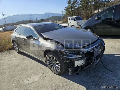 Photo 1 of 11: 2019 Lexus LS500 AWD, VIN JTHC5LFF2K5007208 — Korean insurance auction